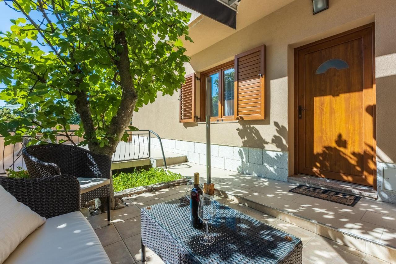Apartmani Anita Dramalj Bagian luar foto